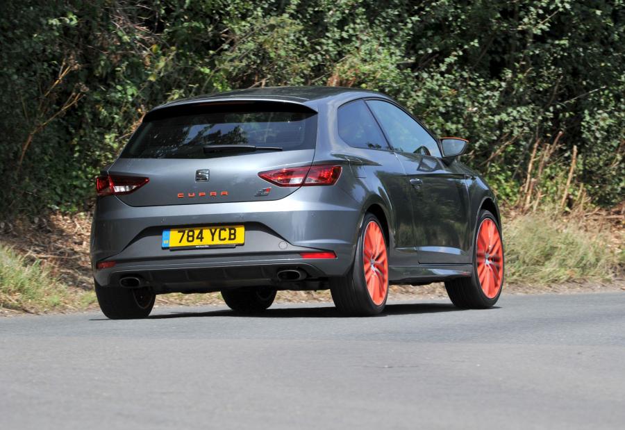  Seat Leon SC Cupra 280 Ultimate Sub8 2015 года  (фото 21 из 30)